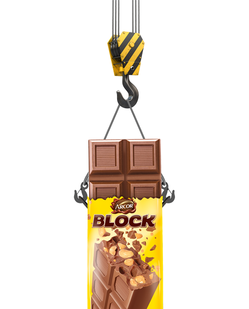 Barra gigante de Block erguida por um guindaste
